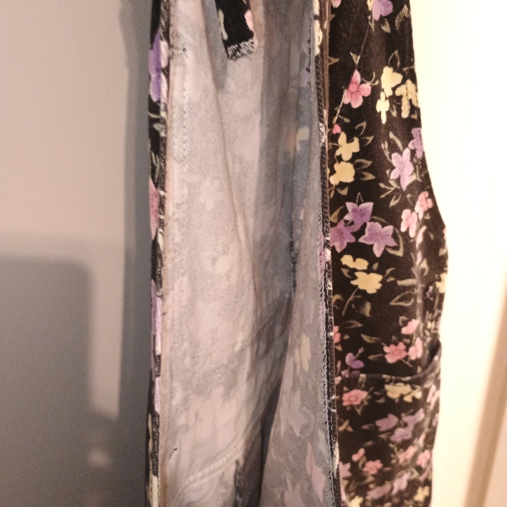 no Problem Floral Short Overalls Black with Pink & Purple Flowers Women's Size M - Picture 8 of 8